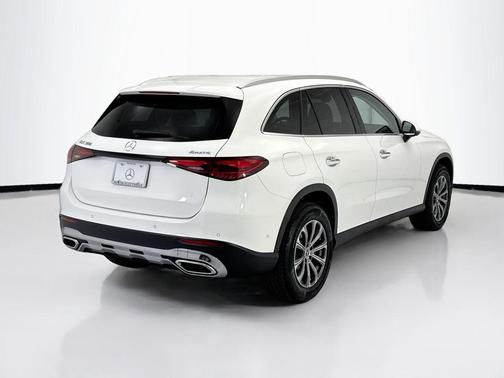 Polar White 2026 Mercedes-Benz GLC 300 4MATIC