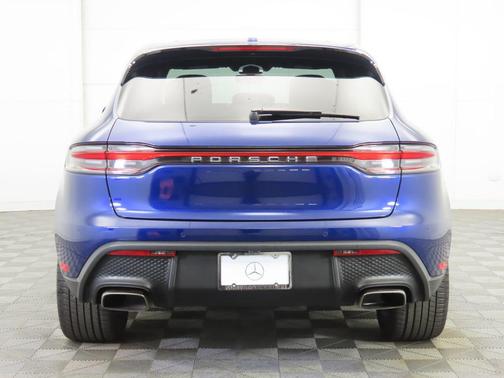 2022 Porsche Macan Base