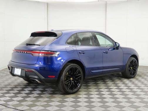 2022 Porsche Macan Base