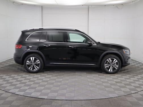 2025 Mercedes-Benz GLB 250 4MATIC