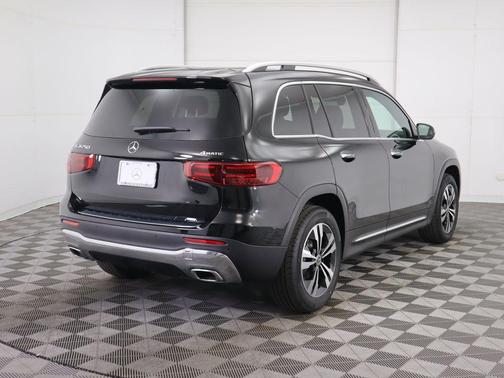 2025 Mercedes-Benz GLB 250 4MATIC