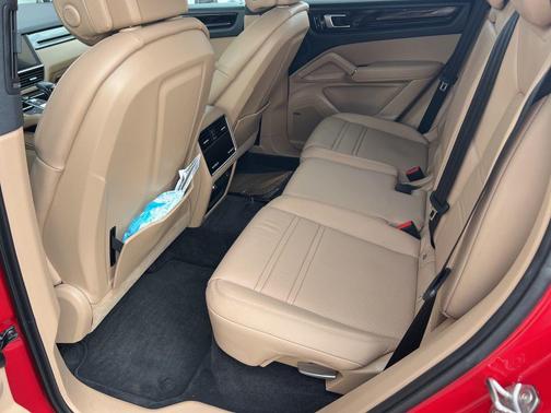 2021 Porsche Cayenne Cayenne