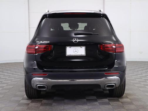 2025 Mercedes-Benz GLB 250 Base