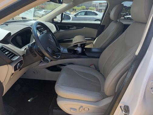 White Platinum Clearcoat Metallic 2017 Lincoln MKX Reserve