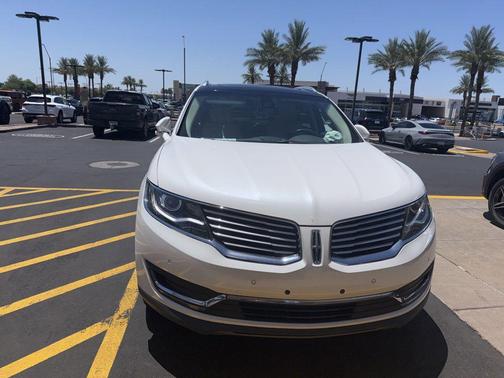 White Platinum Clearcoat Metallic 2017 Lincoln MKX Reserve