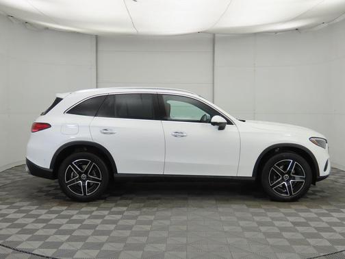 2026 Mercedes-Benz GLC 300 4MATIC