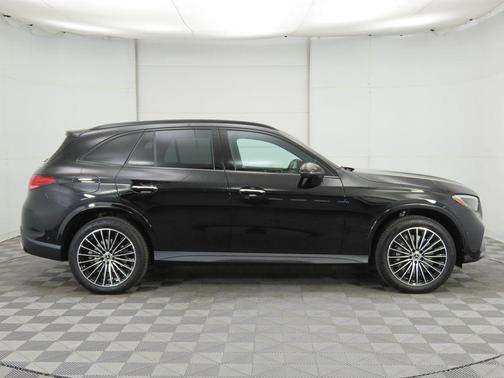 2026 Mercedes-Benz GLC 300 Base