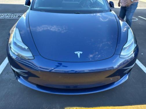 Deep Blue Metallic 2019 Tesla Model 3 Long Range