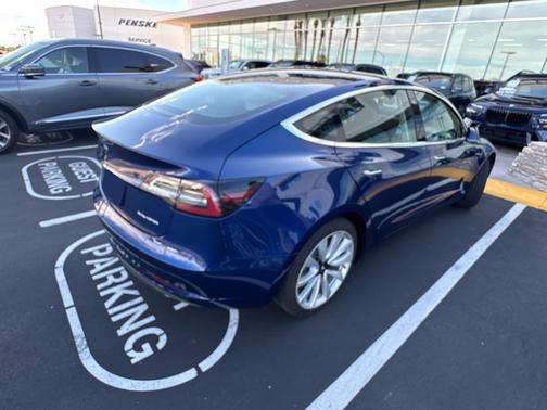 Deep Blue Metallic 2019 Tesla Model 3 Long Range
