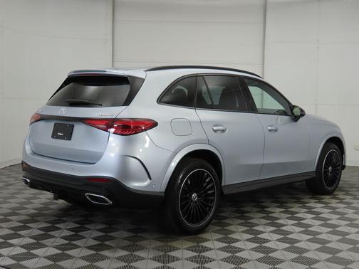 2026 Mercedes-Benz GLC 300 4MATIC