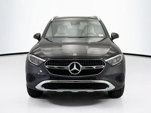 Graphite Grey Metallic 2026 Mercedes-Benz GLC 300 Base