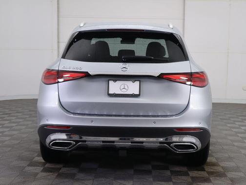 2026 Mercedes-Benz GLC 300 Base