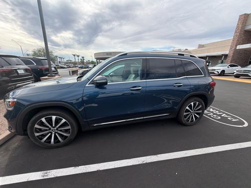 Blue 2022 Mercedes-Benz GLB 250 4MATIC