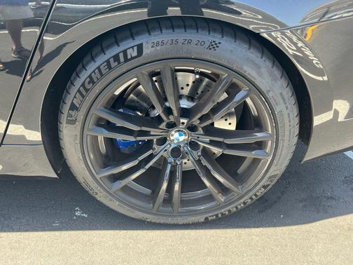 Black Sapphire Metallic 2020 BMW M5 Base