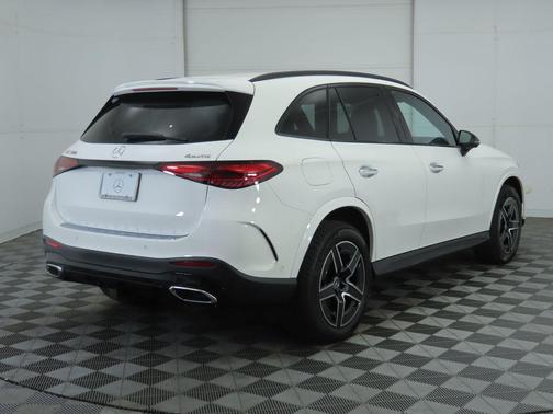 2026 Mercedes-Benz GLC 300 4MATIC