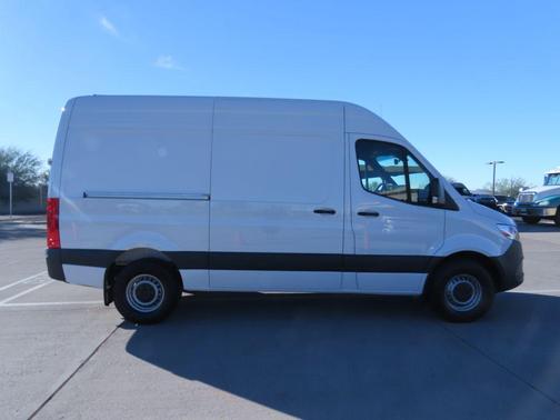 2025 Mercedes-Benz Sprinter 2500 Standard Roof