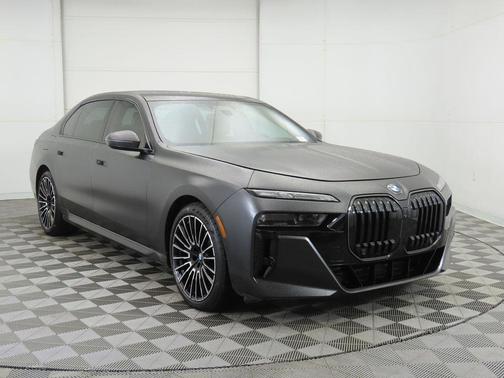 2025 BMW 760 xDrive