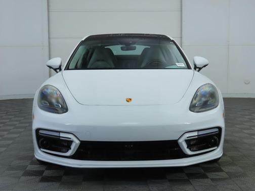 2022 Porsche Panamera Base