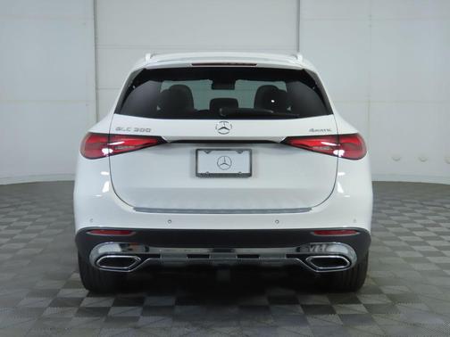 2026 Mercedes-Benz GLC 300 4MATIC