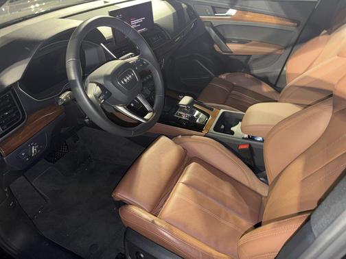 2023 Audi Q5 45 S line Premium Plus