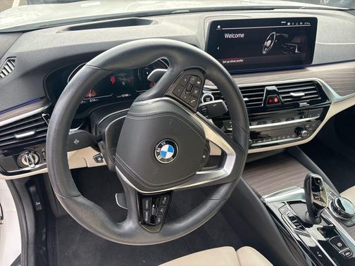 2022 BMW 540 i