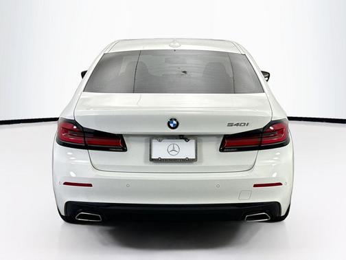 2022 BMW 540 i