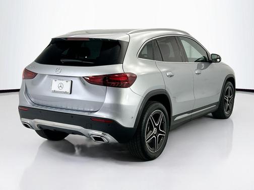 Cirrus Silver Metallic 2026 Mercedes-Benz GLA 250 4MATIC