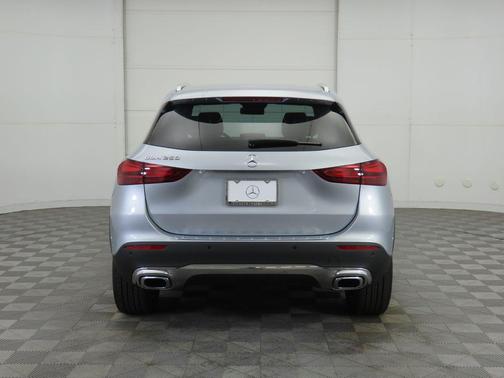 Cirrus Silver Metallic 2026 Mercedes-Benz GLA 250 4MATIC