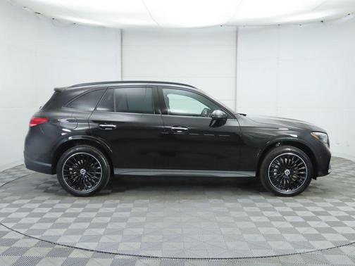 2026 Mercedes-Benz GLC 300 Base