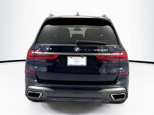 Carbon Black Metallic 2021 BMW X7 M50i