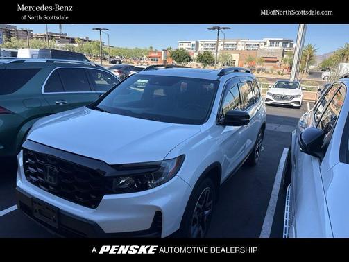 Platinum White 2022 Honda Passport AWD Elite
