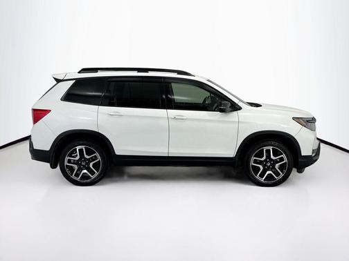 Platinum White 2022 Honda Passport AWD Elite