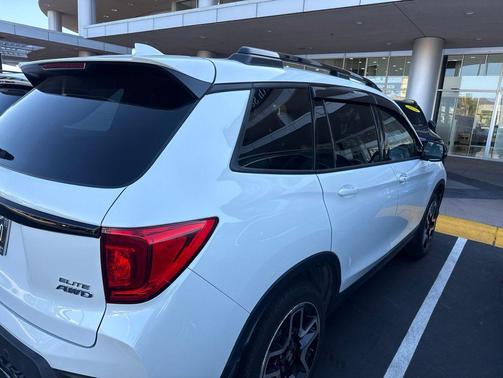 Platinum White 2022 Honda Passport AWD Elite