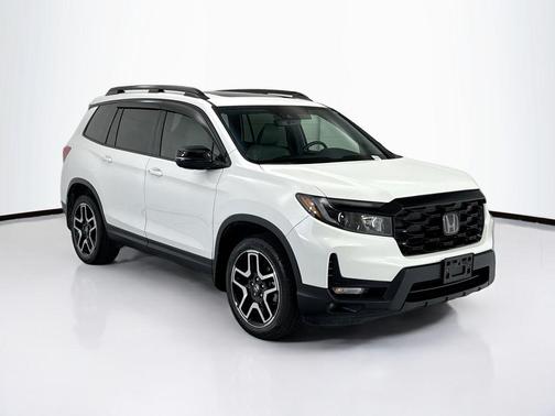 Platinum White 2022 Honda Passport AWD Elite