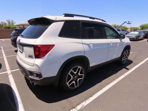 Platinum White 2022 Honda Passport AWD Elite