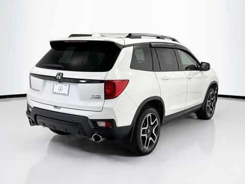 Platinum White 2022 Honda Passport AWD Elite