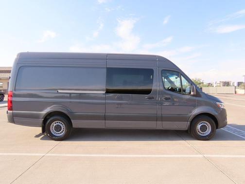 2025 Mercedes-Benz Sprinter 2500 High Roof