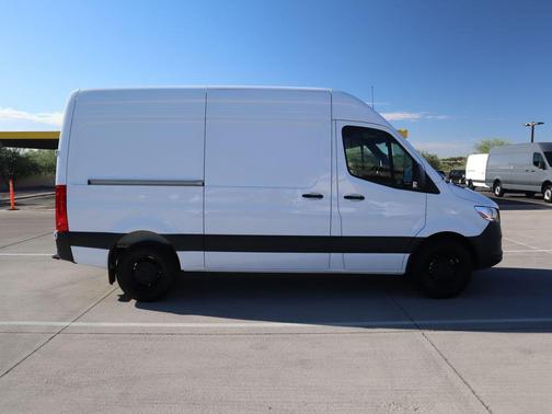 2025 Mercedes-Benz Sprinter 2500 Standard Roof