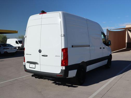 2025 Mercedes-Benz Sprinter 2500 Standard Roof