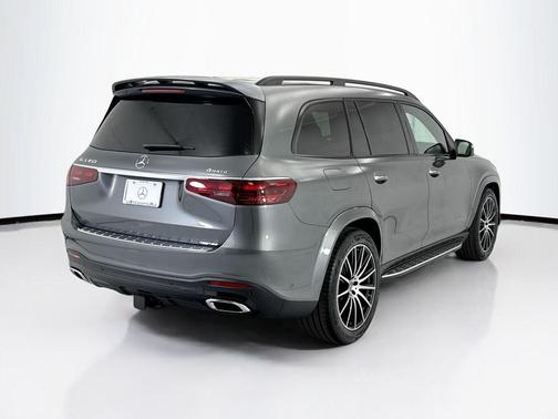 Selenite Grey Metallic 2026 Mercedes-Benz GLS 450 4MATIC