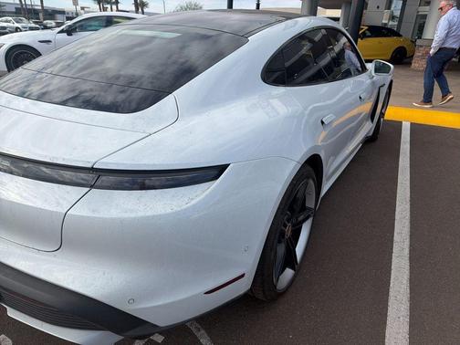 2020 Porsche Taycan Turbo