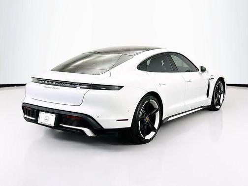 2020 Porsche Taycan Turbo