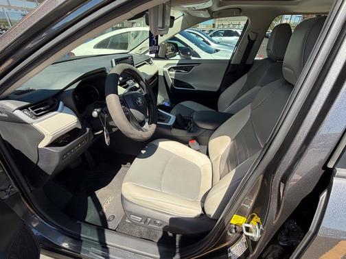Magnetic Gray Metallic 2021 Toyota RAV4 Limited