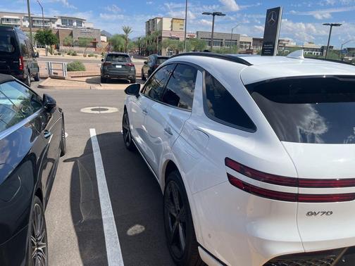 2023 Genesis GV70 2.5T AWD