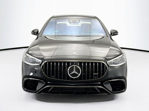 Obsidian Black Metallic 2026 Mercedes-Benz AMG S 63 E 4MATIC