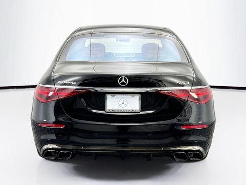 Obsidian Black Metallic 2026 Mercedes-Benz AMG S 63 E 4MATIC