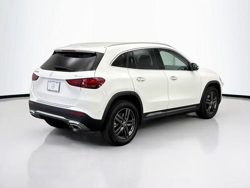 Polar White 2026 Mercedes-Benz GLA 250 4MATIC