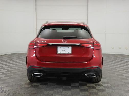 2025 Mercedes-Benz GLC 300 4MATIC