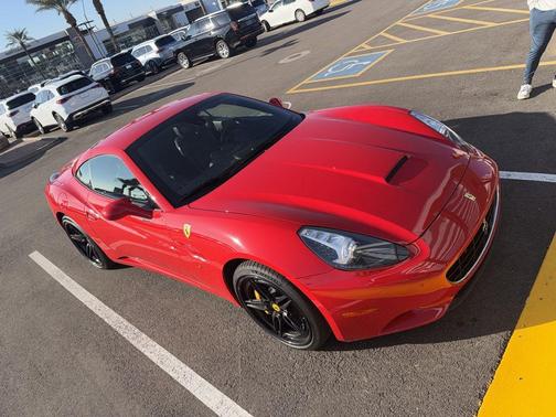 2013 Ferrari California Base