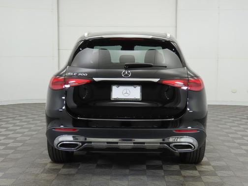2025 Mercedes-Benz GLC 300 Base
